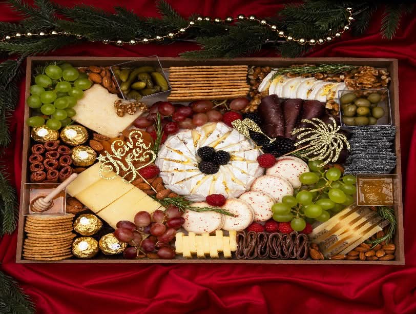 The New Year’s Board by Apero Boards