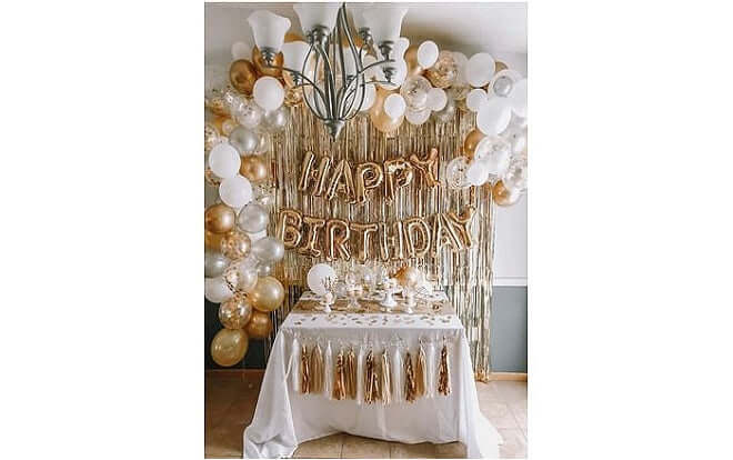 Gold Organic Balloon Decoration