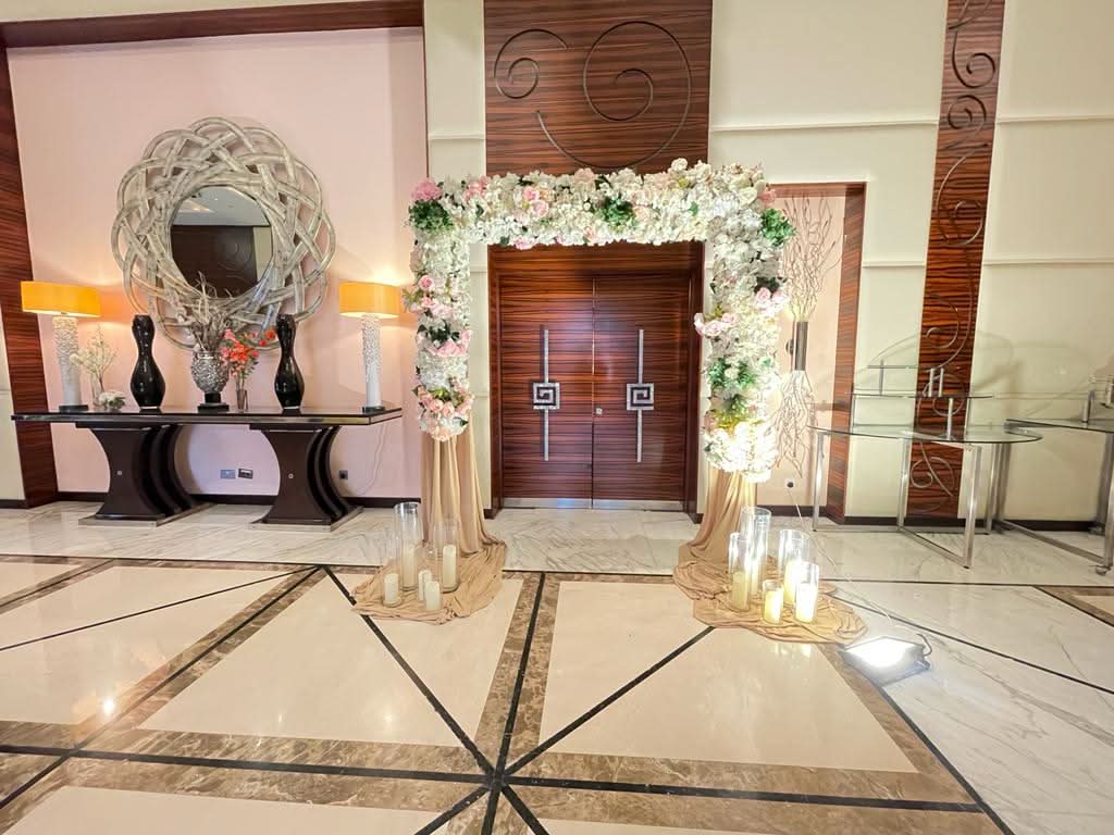 Elegant Floral Wedding Decor Package - 7m
