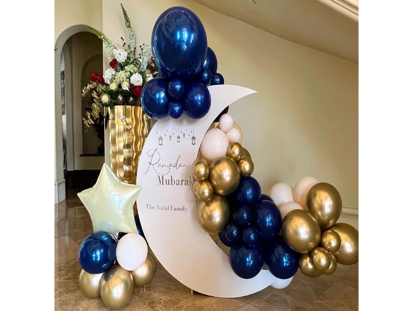 Ramadan Crescent Balloon Setup