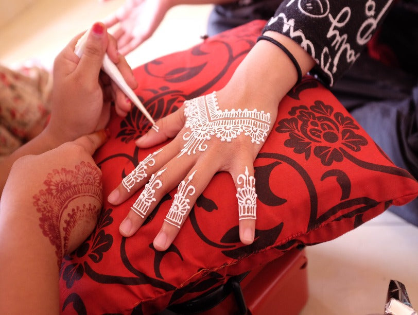 White Henna Artist
