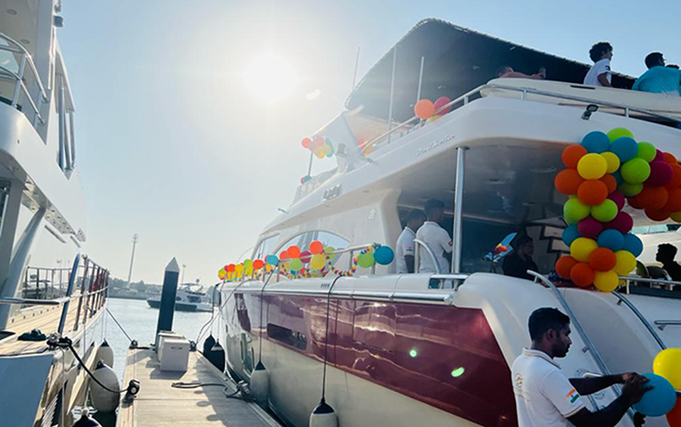 Yacht Party Balloon Decor