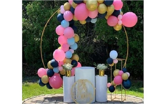 Round Metal Arch & Balloons