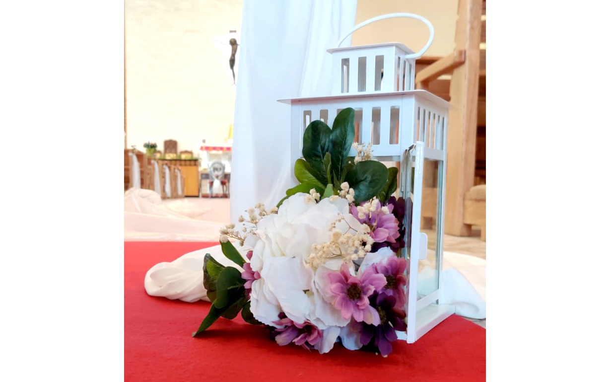 Happy String Reception Decor Package