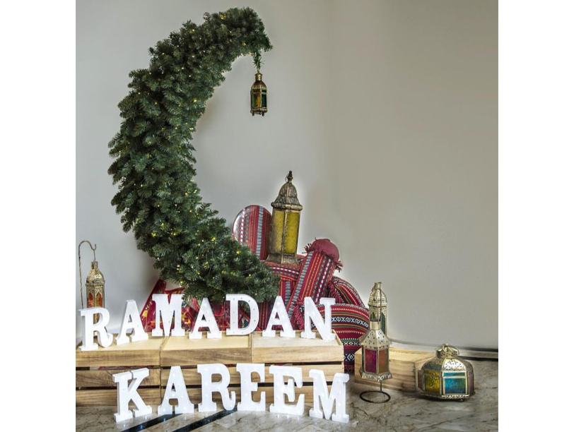 Ramadan Leaves Crescent Package